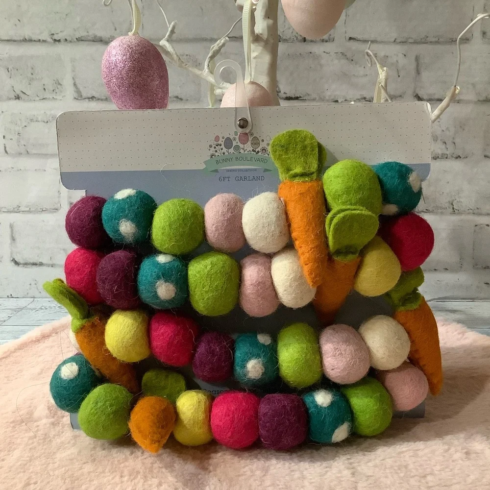 Bunny Boulevard 6ft. Pom Pom & Carrot Easter Garland